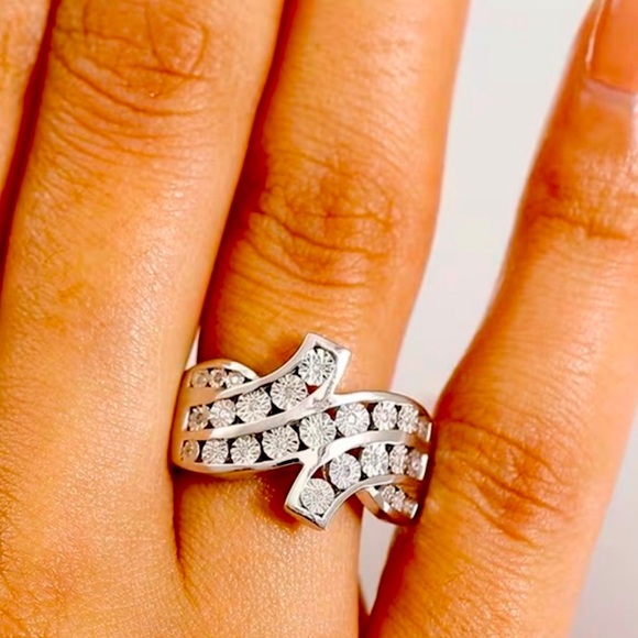 Diamond 0.10 ctw Bypass Ring in Rhodium Over Sterling Silver